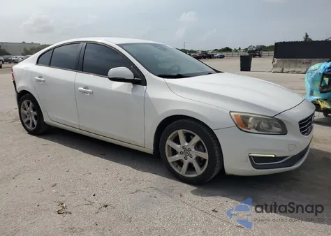 2014 Volvo S60 T5 z USA, uszkodzony, nr VIN YV1612FS9E1284428